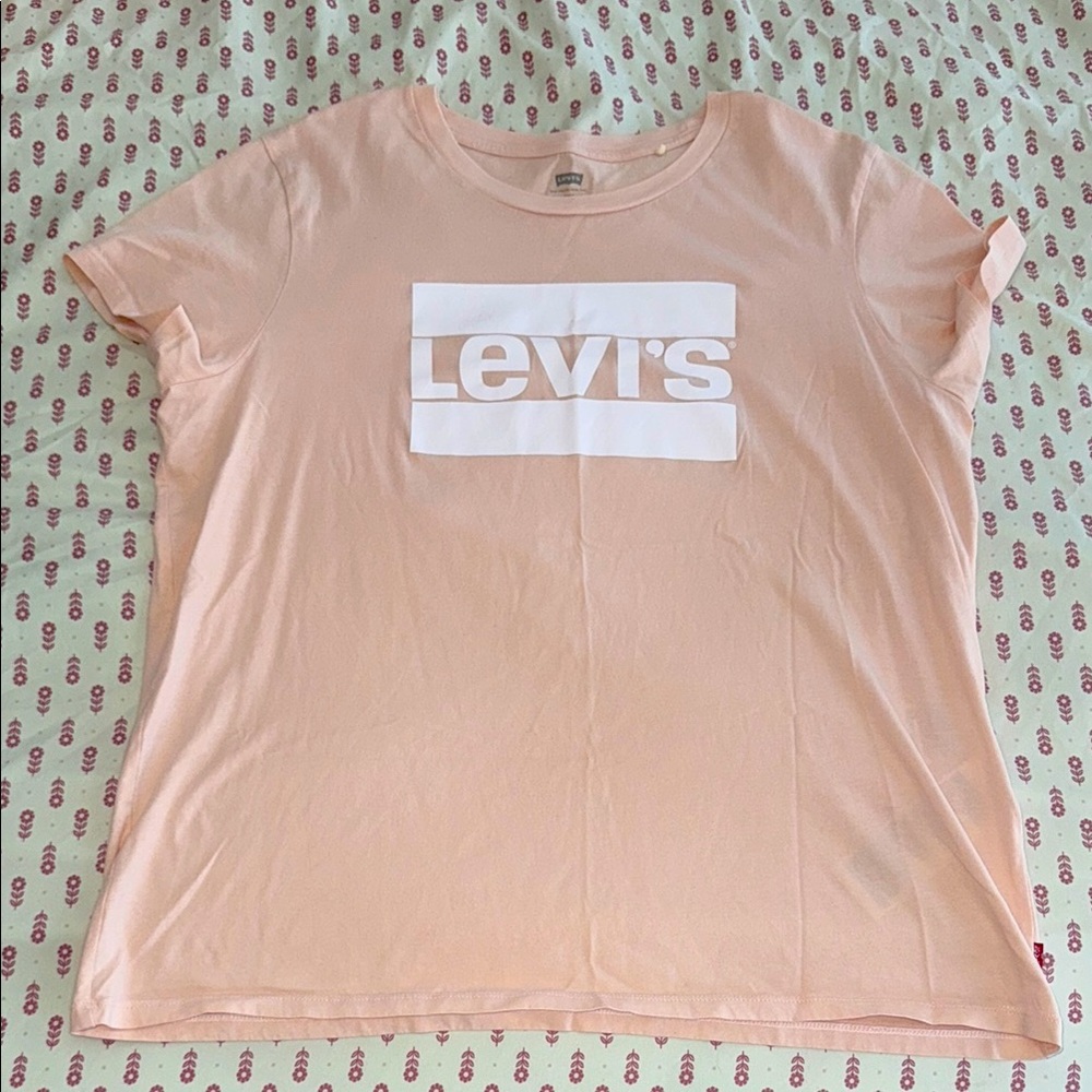 Levi's Women's Light Peach Tee - XL
